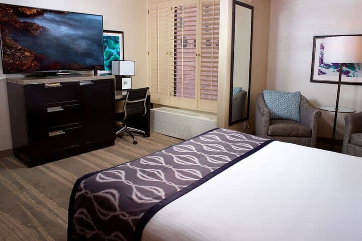 Room 9 of 29
